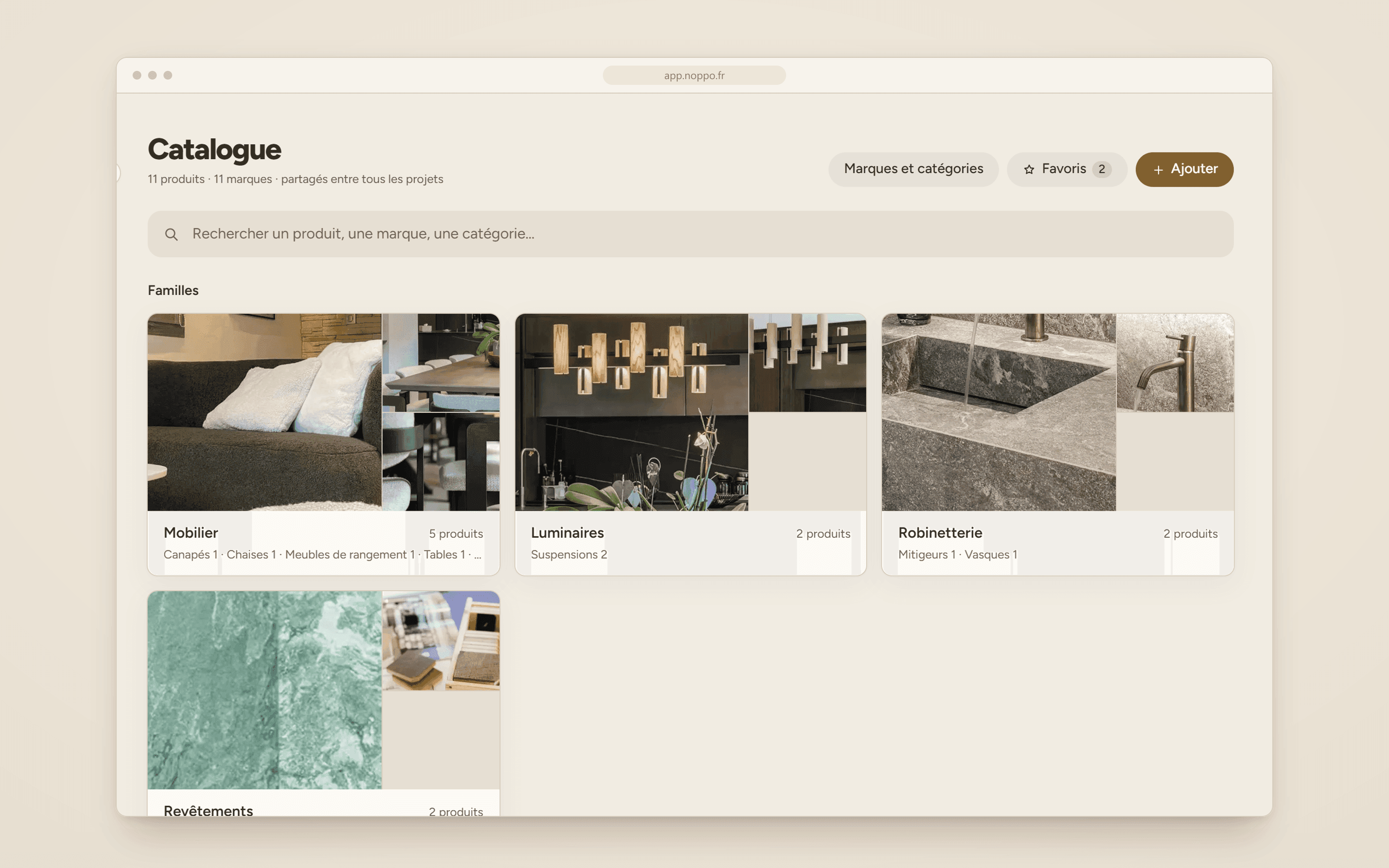 Le catalogue de l'agence, rangé par famille de produits.